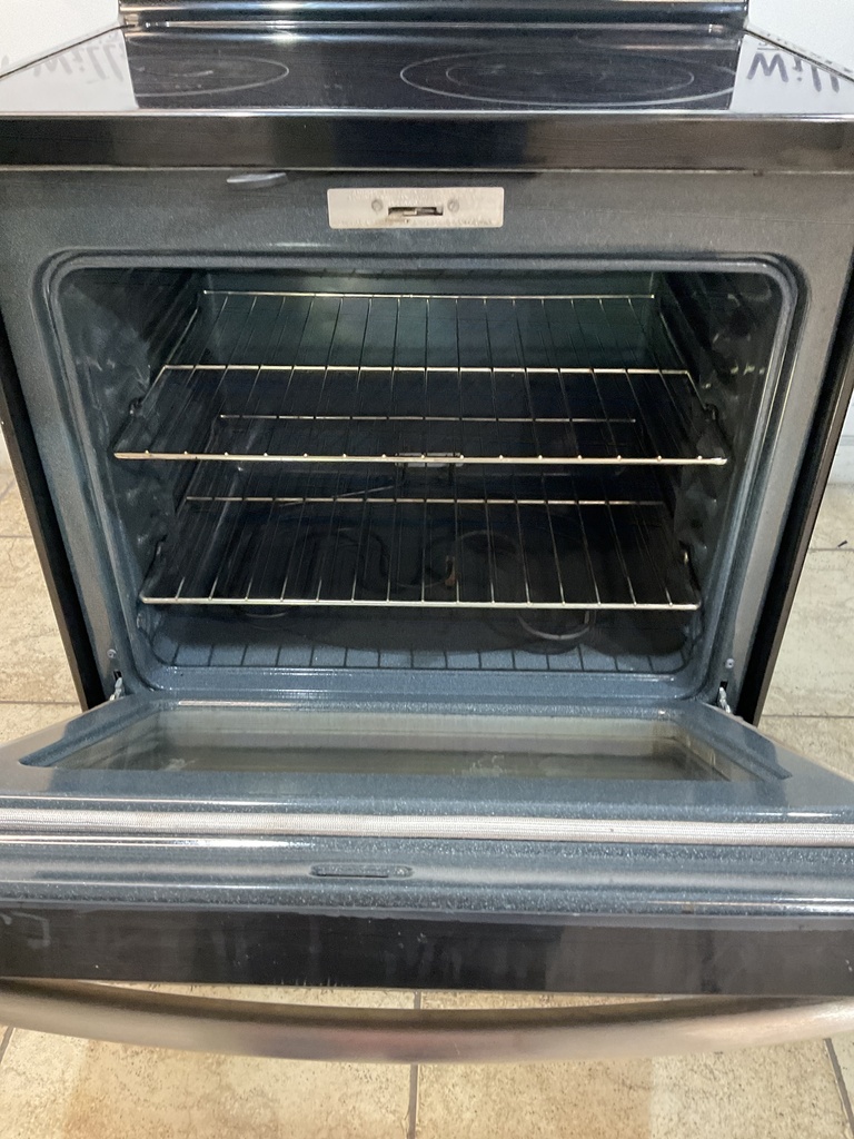 Ge Used Electric Stove 220volts (40/50 AMP) 30inches {no cord} (Stainless steel) 