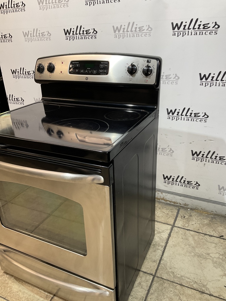 Ge Used Electric Stove 220volts (40/50 AMP) 30inches {no cord} (Stainless steel) 