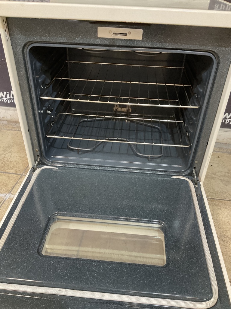 Ge Used Electric Stove 220volts (40/50 AMP)  30inches {3 prong} (Bisque) 