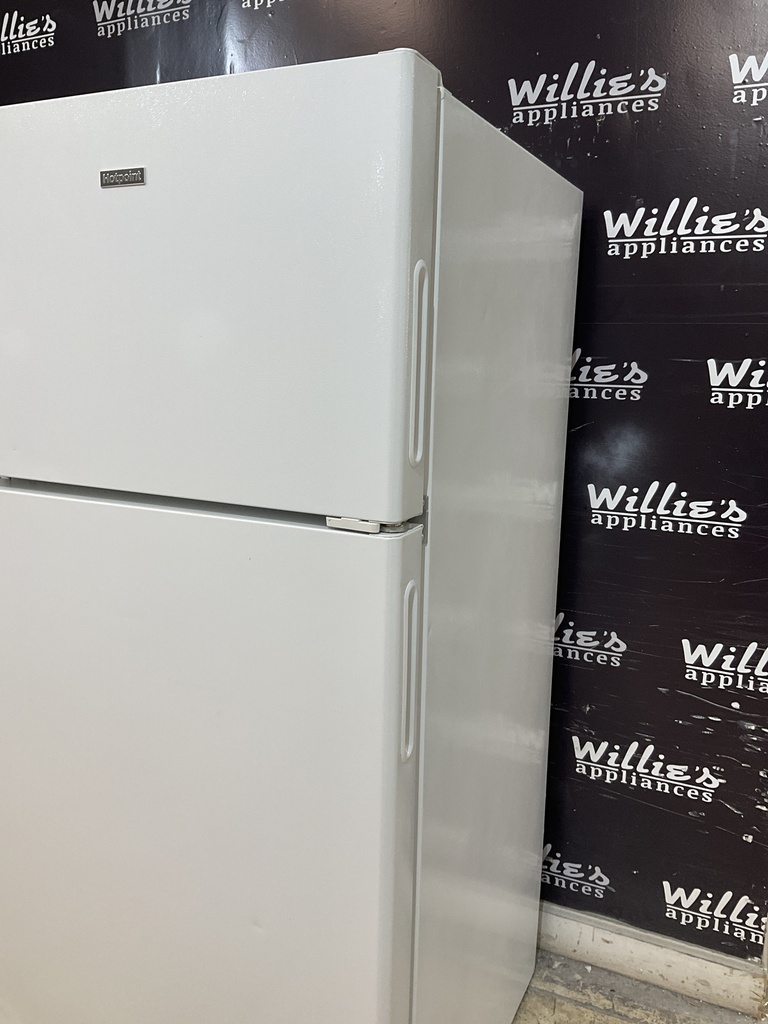 Hotpoint Used Refrigerator Top and Bottom 28x61 1/2” (White) 
