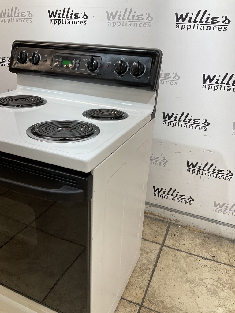 Ge Used Electric Stove 220volts (40/50 AMP) 30inches {3 prong} (White/black) 