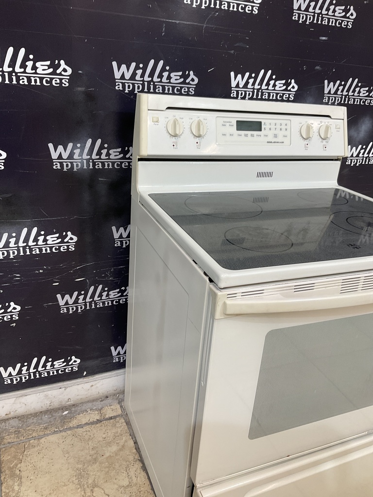 Jenn-Air Used Electric Stove 220volts (40/50 AMP) 30inches {4 prong} (Bisque) 