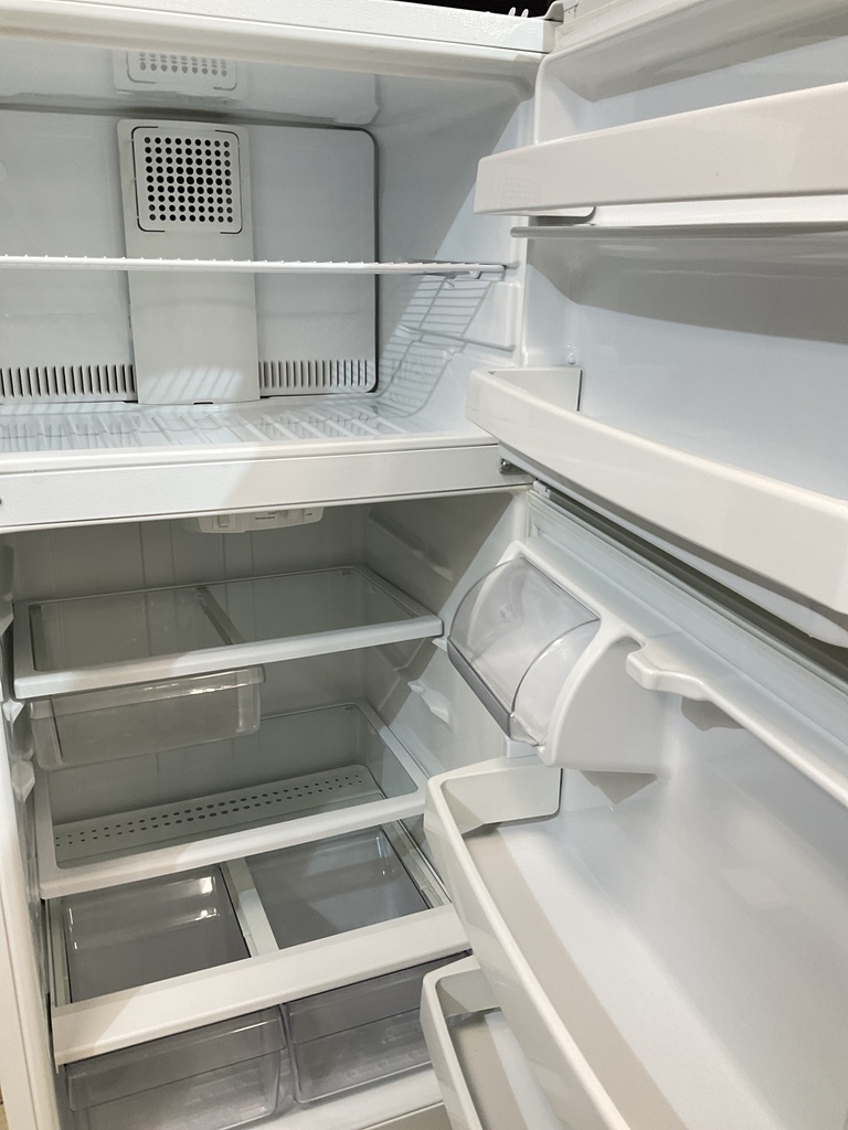 Ge Used Refrigerator Top and Bottom 28x61 1/2” (White) 