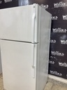 Ge Used Refrigerator Top and Bottom 28x61 1/2” (white)