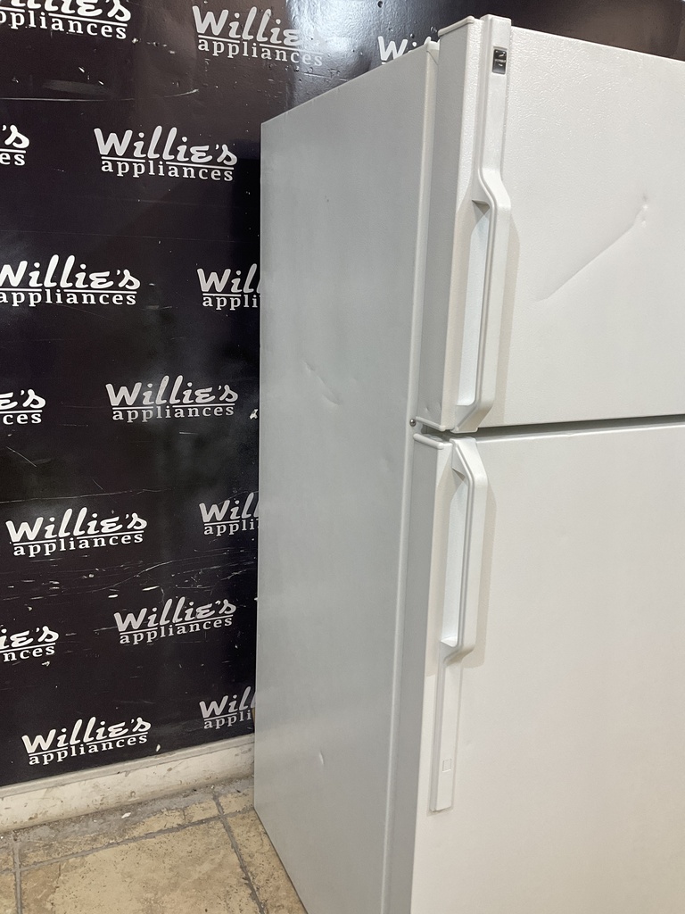 Hotpoint Used Refrigerator Top and Bottom 28x61 1/2” (White) 