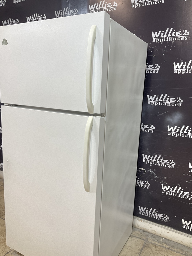 White Westinghouse Used Refrigerator Top and Bottom 30x66 (white) 