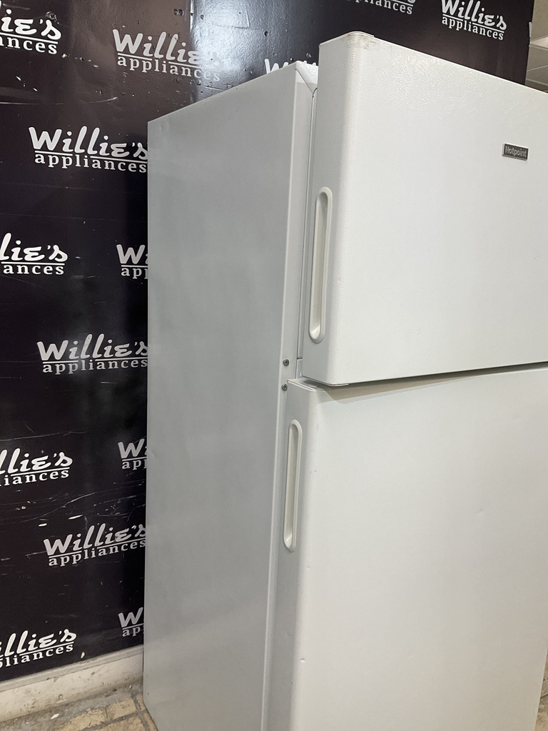 Hotpoint Used Refrigerator Top and Bottom 28x61 1/2” (White) 