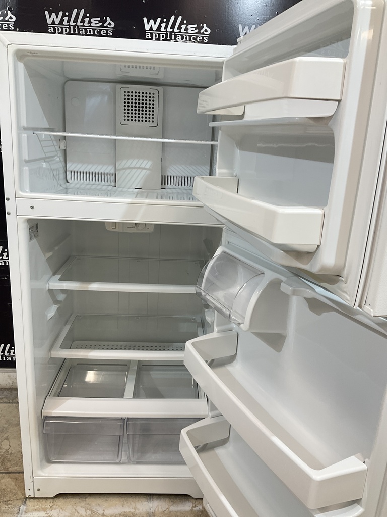 Ge Used Refrigerator Top and Bottom 28x61 1/2” (White) 