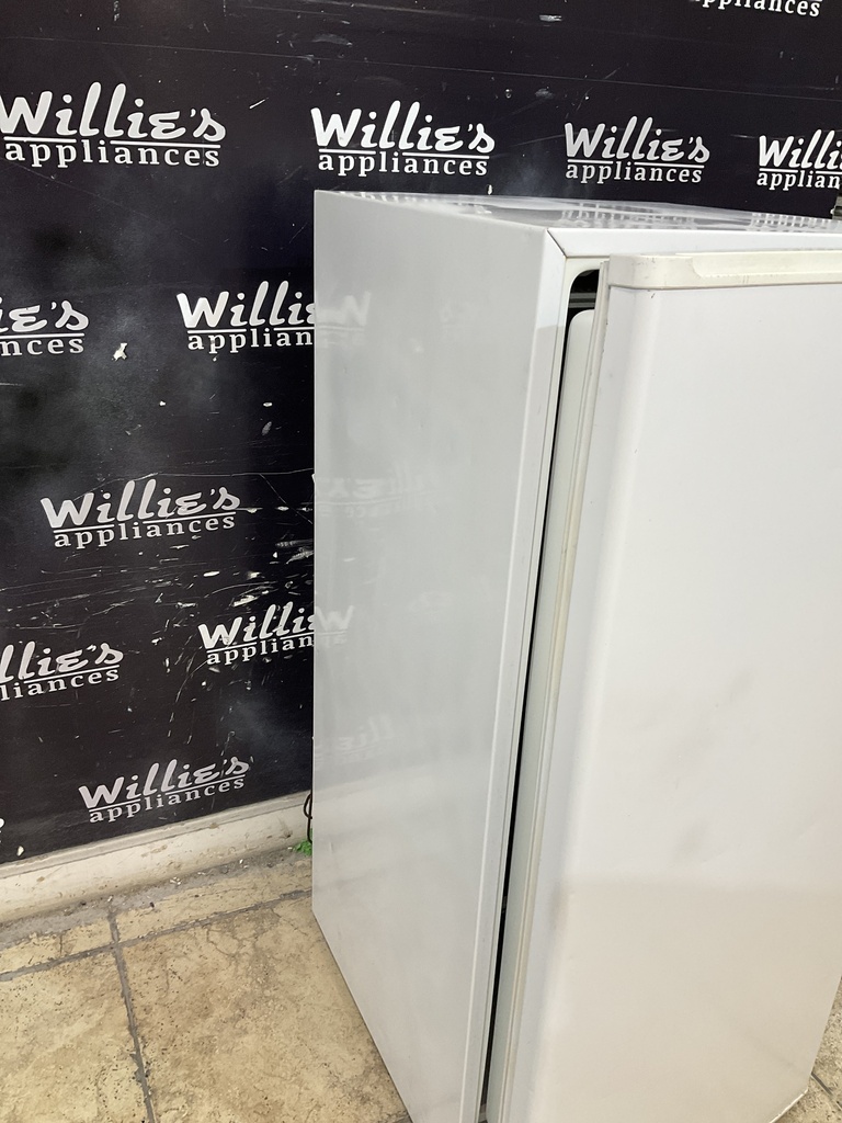 Kenmore Used Freezer Upright 21 1/3” x 47 (White) 