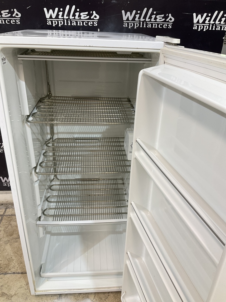 Kenmore Used Freezer Upright 21 1/3” x 47 (White) 