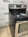 Frigidaire Used Electric Stove 220volts (40/50 AMP) 30inches {no cord} (Stainless steel) 