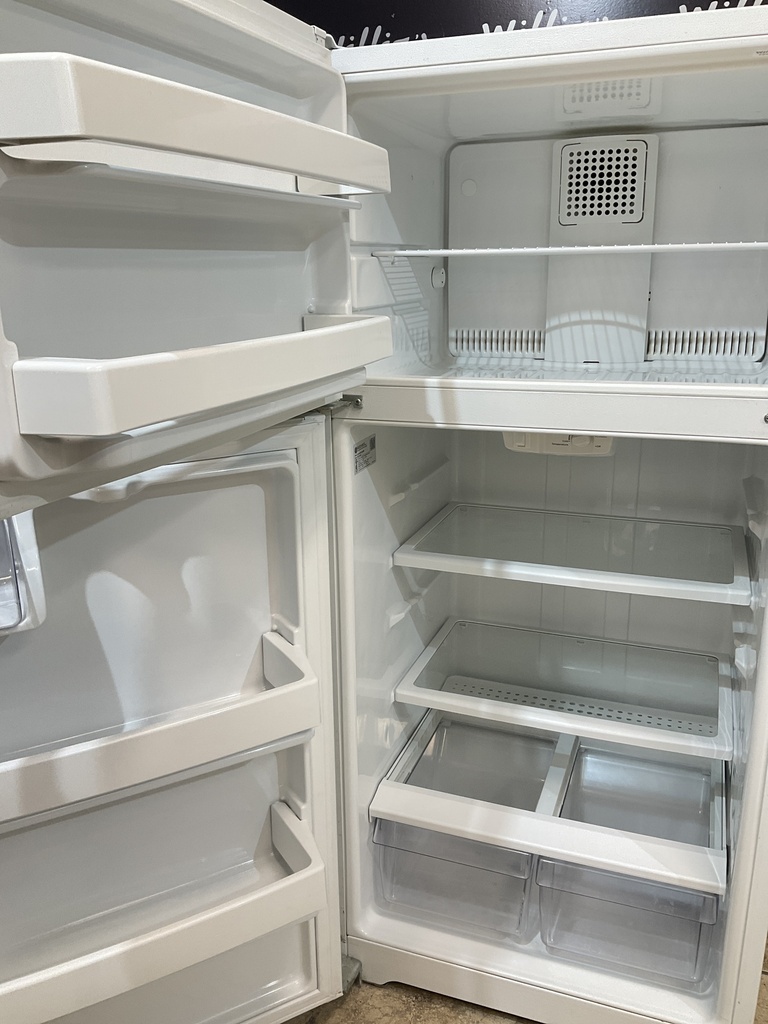 Ge Used Refrigerator Top and Bottom 28x61 1/2” (White) 