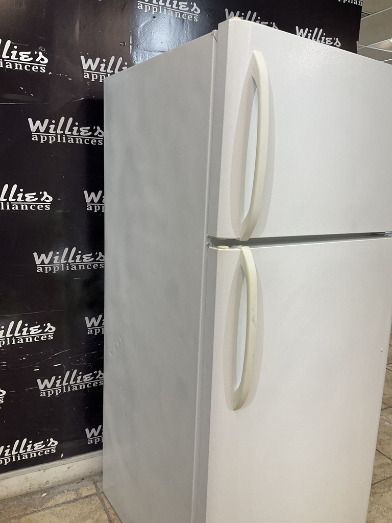 White Westinghouse Used Refrigerator Top and Bottom 30x66 (White) 