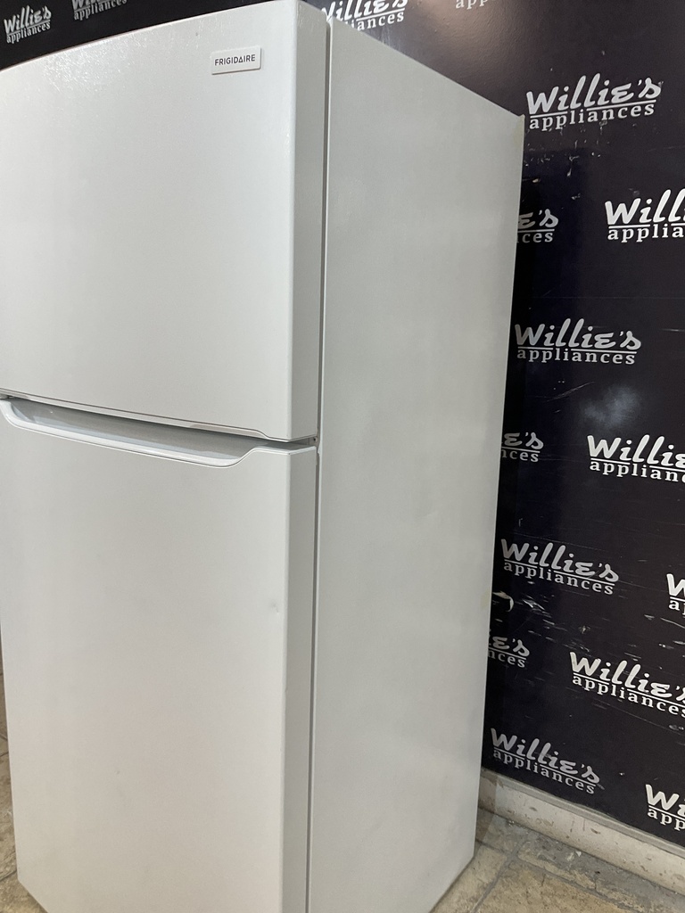 Frigidaire Used Refrigerator Top and Bottom 30x66 (White) 