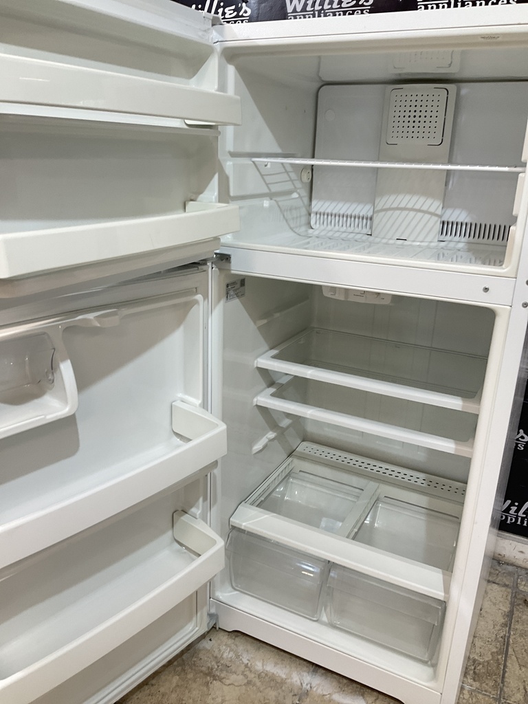 Ge Used Refrigerator Top and Bottom 28x61 1/2” (White) 