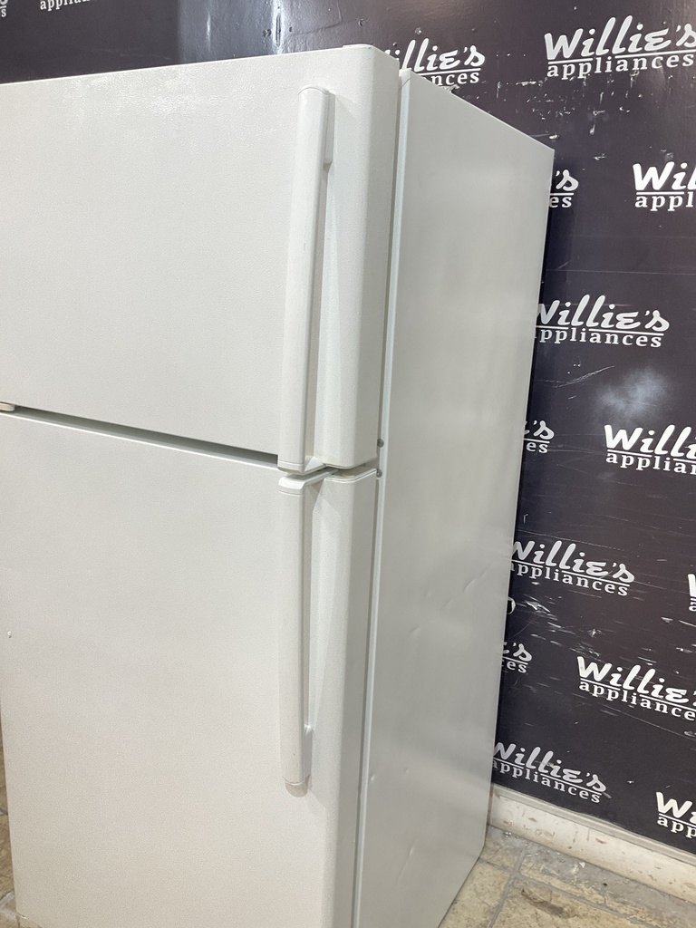 Ge Used Refrigerator Top and Bottom 28x61 1/2” (White) 