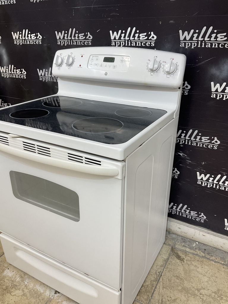 Ge Used Electric Stove 220volts (40/50 AMP) 30inches {3 prong} (White) 