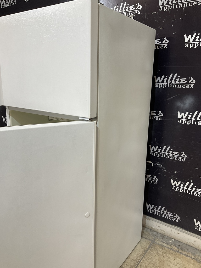 Hotpoint Used Refrigerator Top and Bottom 28x61 1/2” (White) 