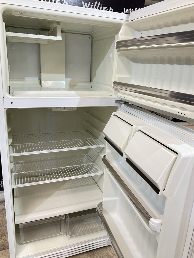 Hotpoint Used Refrigerator Top and Bottom 28x61 1/2” (White) 