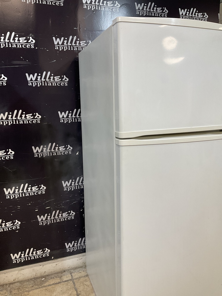 Whirlpool Used Refrigerator Top and Bottom 28 1/2’ x 66 (White) 