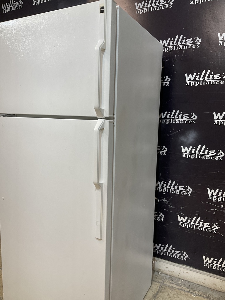 Hotpoint Used Refrigerator Top and Bottom 28x67 (white)