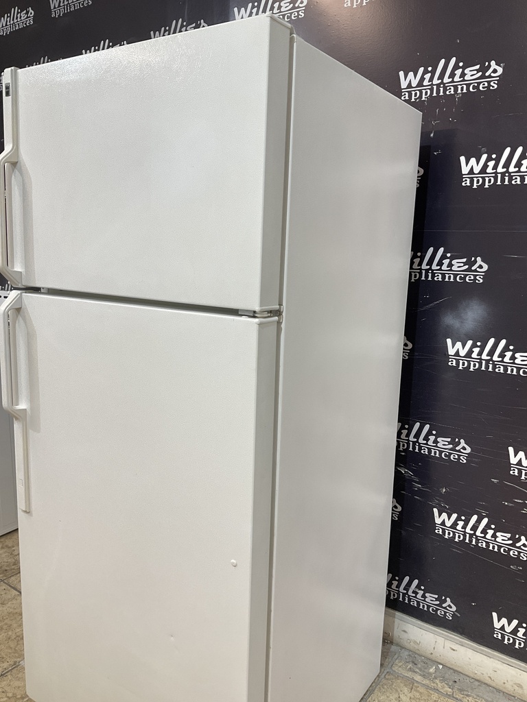 Hotpoint Used Refrigerator Top and Bottom 28x64 1/2” (White) 
