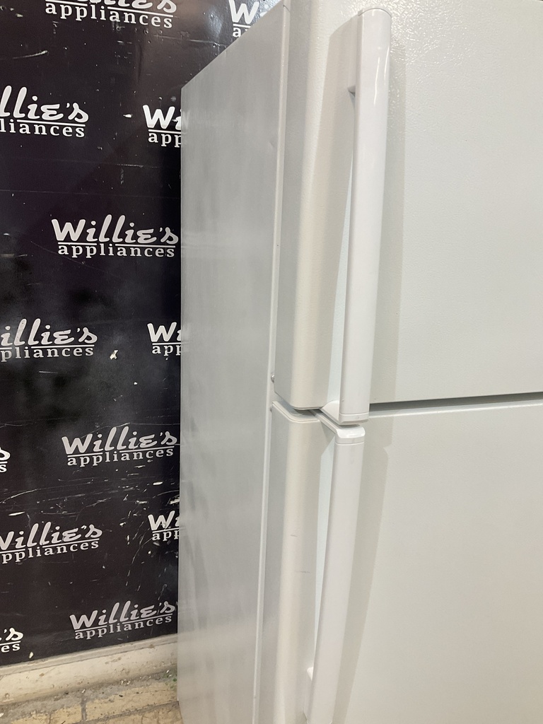 Ge Used Refrigerator Top and Bottom 28x61 1/2” (White) 