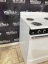 Magic Chef Used Electric Stove 220volts (40/50 AMP) 30inches {no cord} (White)