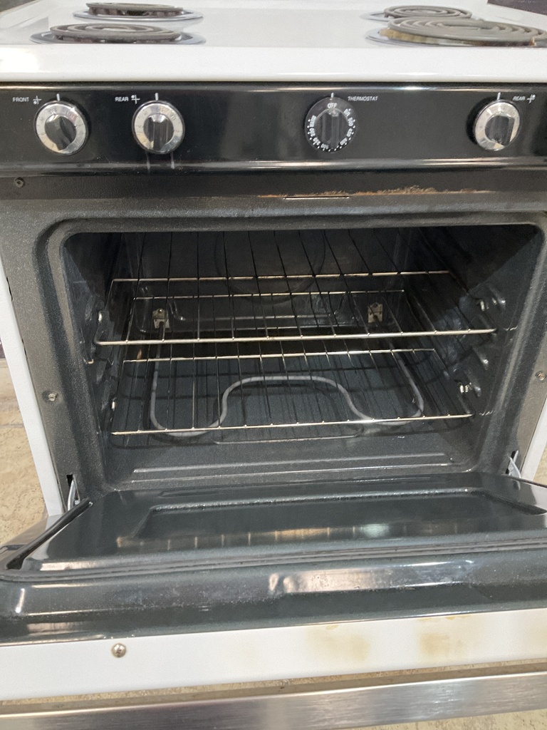 Magic Chef Used Electric Stove 220volts (40/50 AMP) 30inches {no cord} (White)