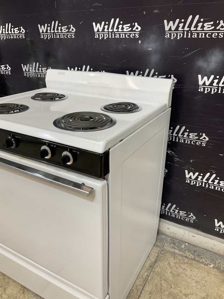 Magic Chef Used Electric Stove 220volts (40/50 AMP) 30inches {no cord} (White)