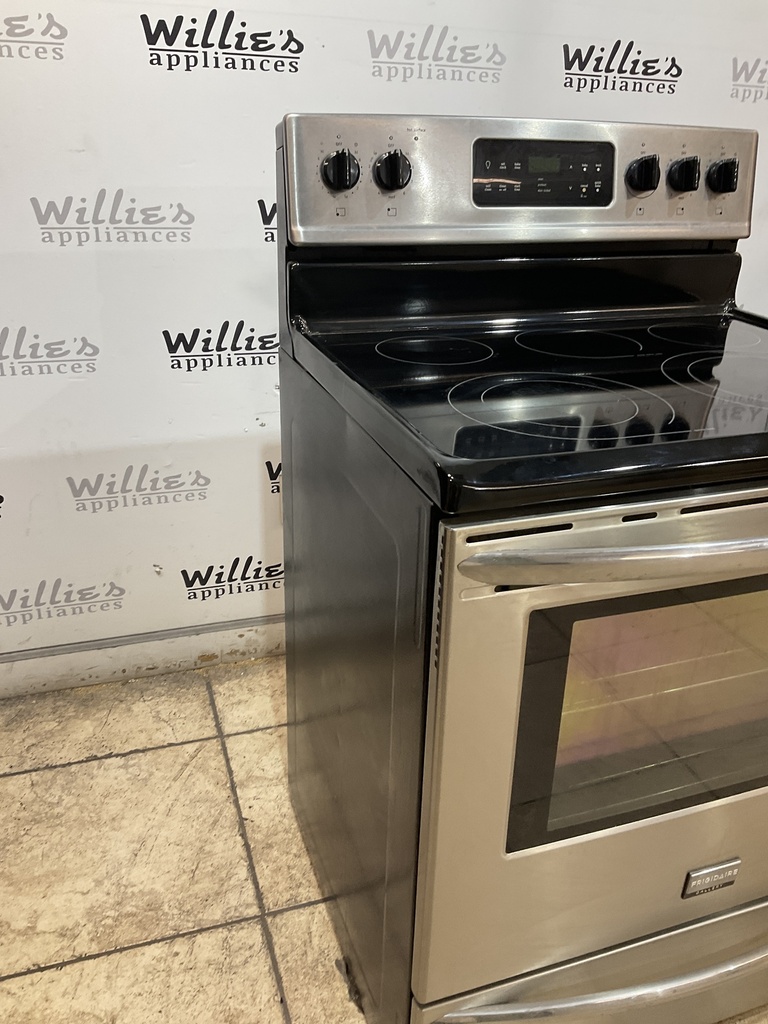 Frigidaire Used Electric Stove 220volts (40/50 AMP) 30inches {no cord} (Stainless steel) 
