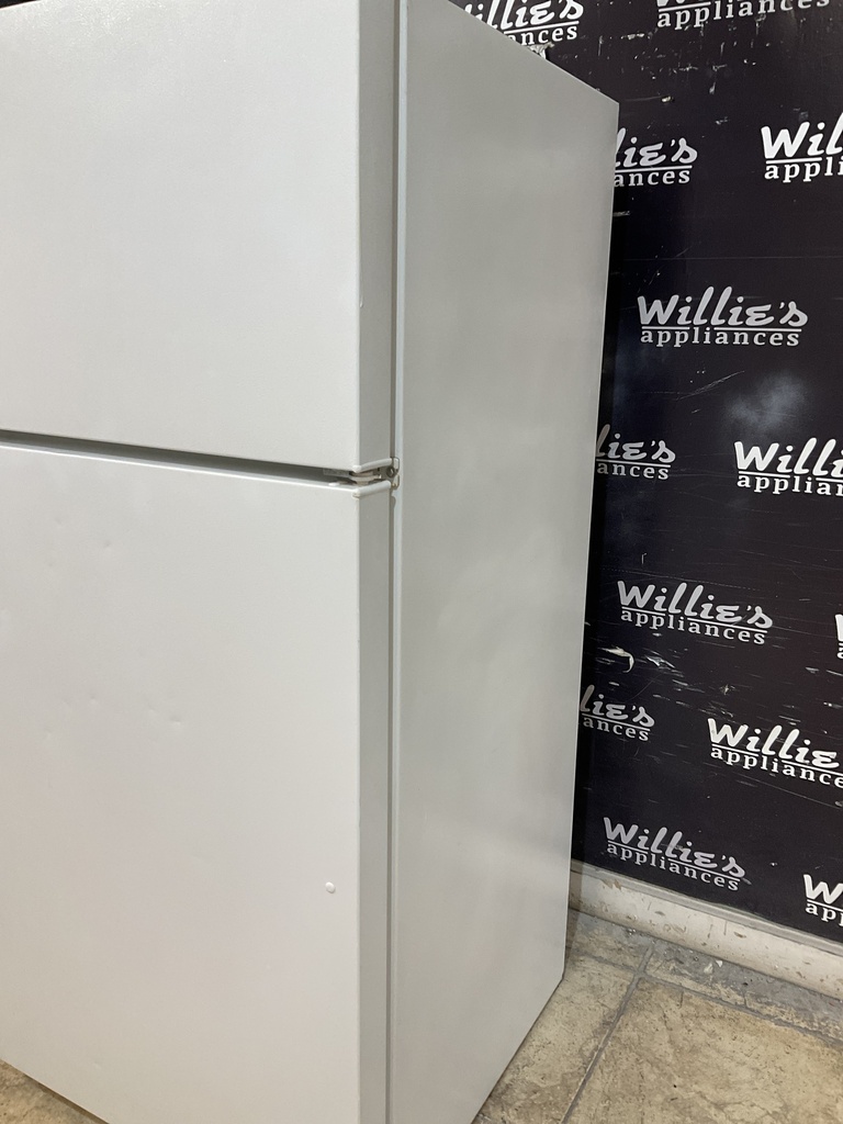 Ge Used Refrigerator Top and Bottom 28x62 (White)