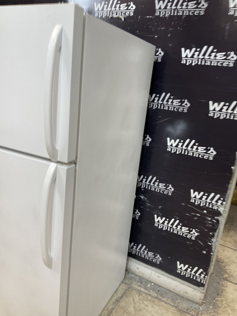 Frigidaire Used Refrigerator Top and Bottom 28x60 (white) 
