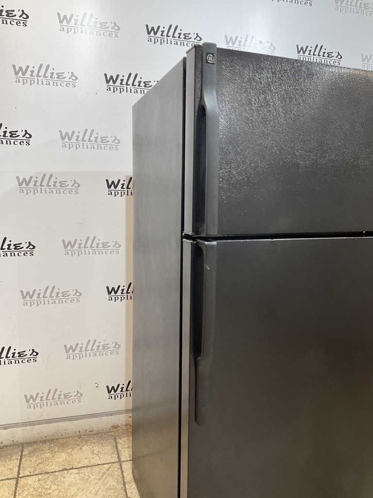 Ge Used Refrigerator Top and Bottom 28x64 1/2” (Black) 
