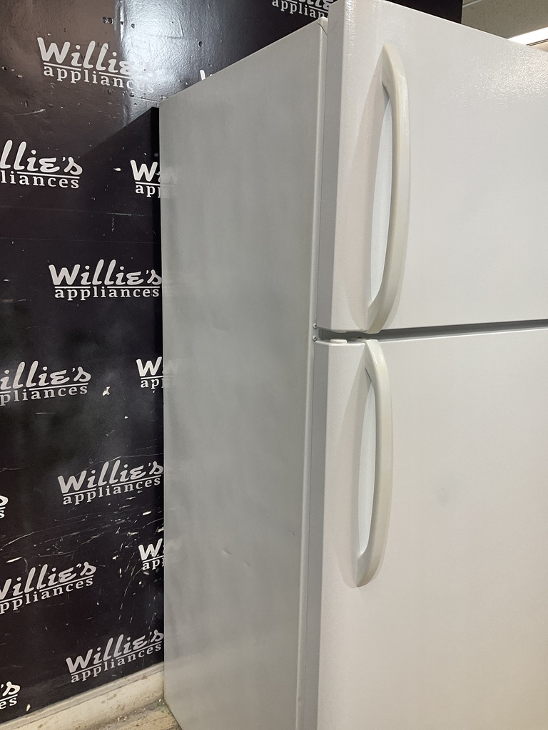 White Westinghouse Used Refrigerator Top and Bottom 30x66 (White) 