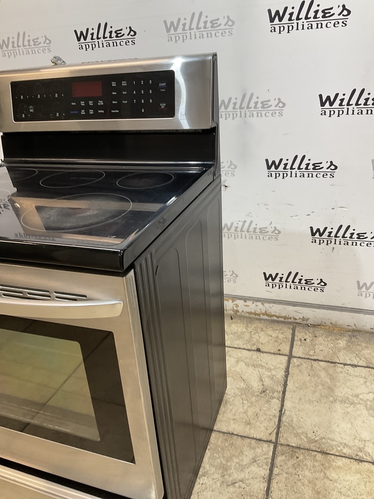 Lg Used Electric Stove 220volts (40/50 AMP) 30inches {3 prong} (Stainless Steel) 