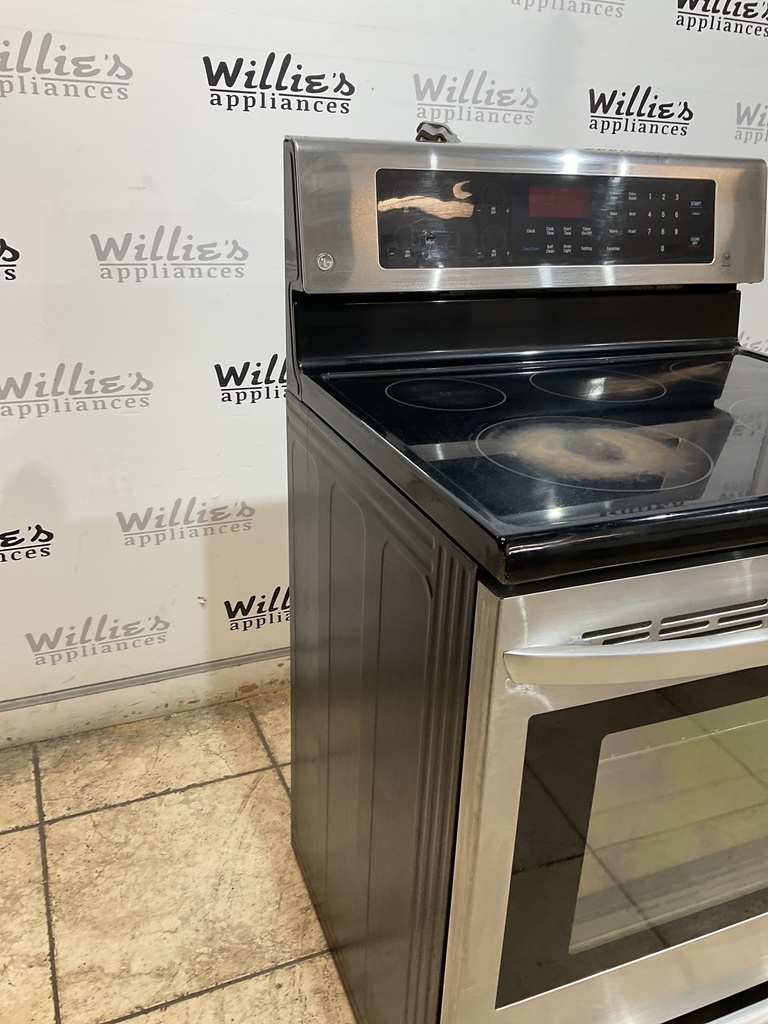 Lg Used Electric Stove 220volts (40/50 AMP) 30inches {3 prong} (Stainless Steel) 