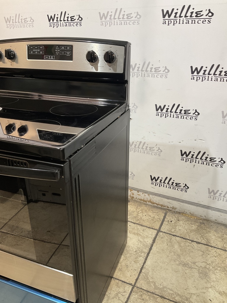 Amana Used Electric Stove 220volts (40/50 AMP) 30inches {no cord} (Stainless steel) 