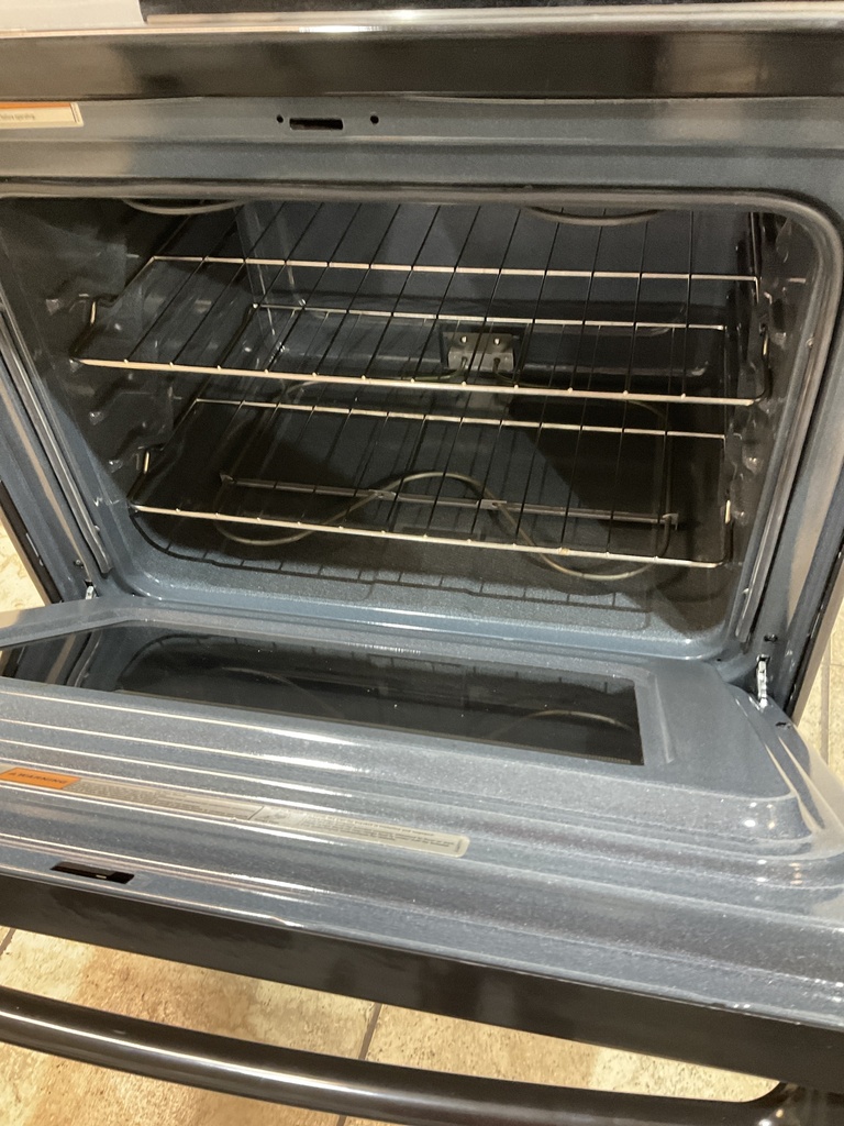 Amana Used Electric Stove 220volts (40/50 AMP) 30inches {no cord} (Stainless steel) 