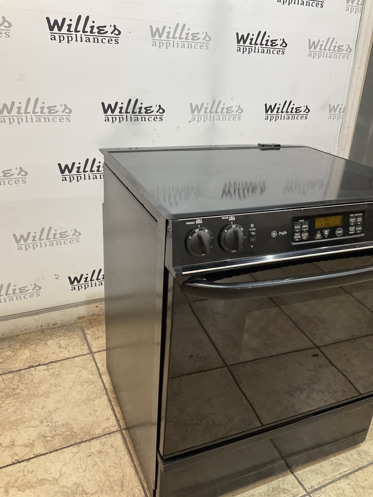 Ge Used Electric Stove 220volts (40/50 AMP) 30inches {no cord} (Black) 