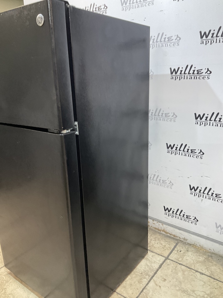 Ge Used Refrigerator Top and Bottom 28x61 1/2” (Black) 
