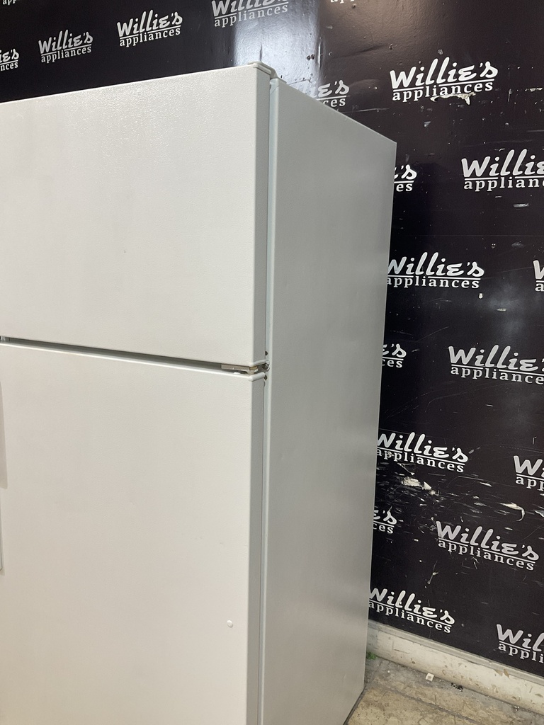 Ge Used Refrigerator Top and Bottom 28x61 1/2” (White) 