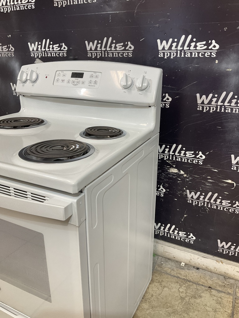 Ge Used Electric Stove 220volts (40/50 AMP) 30inches {3 prong} (white) 