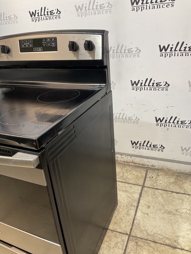 Amana Used Electric Stove 220volts (40/50 AMP) 30inches {no cord} (Stainless steel) 