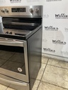Whirlpool Used Electric Stove 220volts (40/50 AMP) 30inches {4 prong} (Stainless steel)