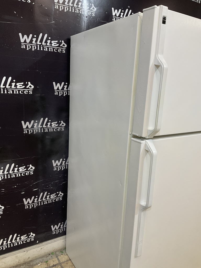 Hotpoint Used Refrigerator Top and Bottom 28x61 1/2” (White) 