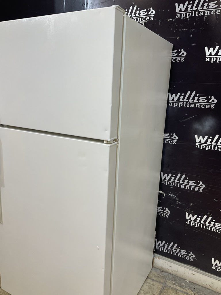 Hotpoint Used Refrigerator Top and Bottom 28x61 1/2” (White) 