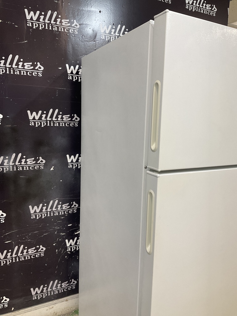 Hotpoint Used Refrigerator Top and Bottom 28x62 