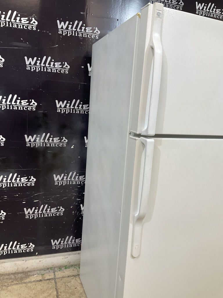 Ge Used Refrigerator Top and Bottom 28x64 1/2” (White) 