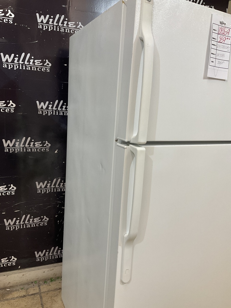 Ge Used Refrigerator Top and Bottom 28x64 1/2” (White) 